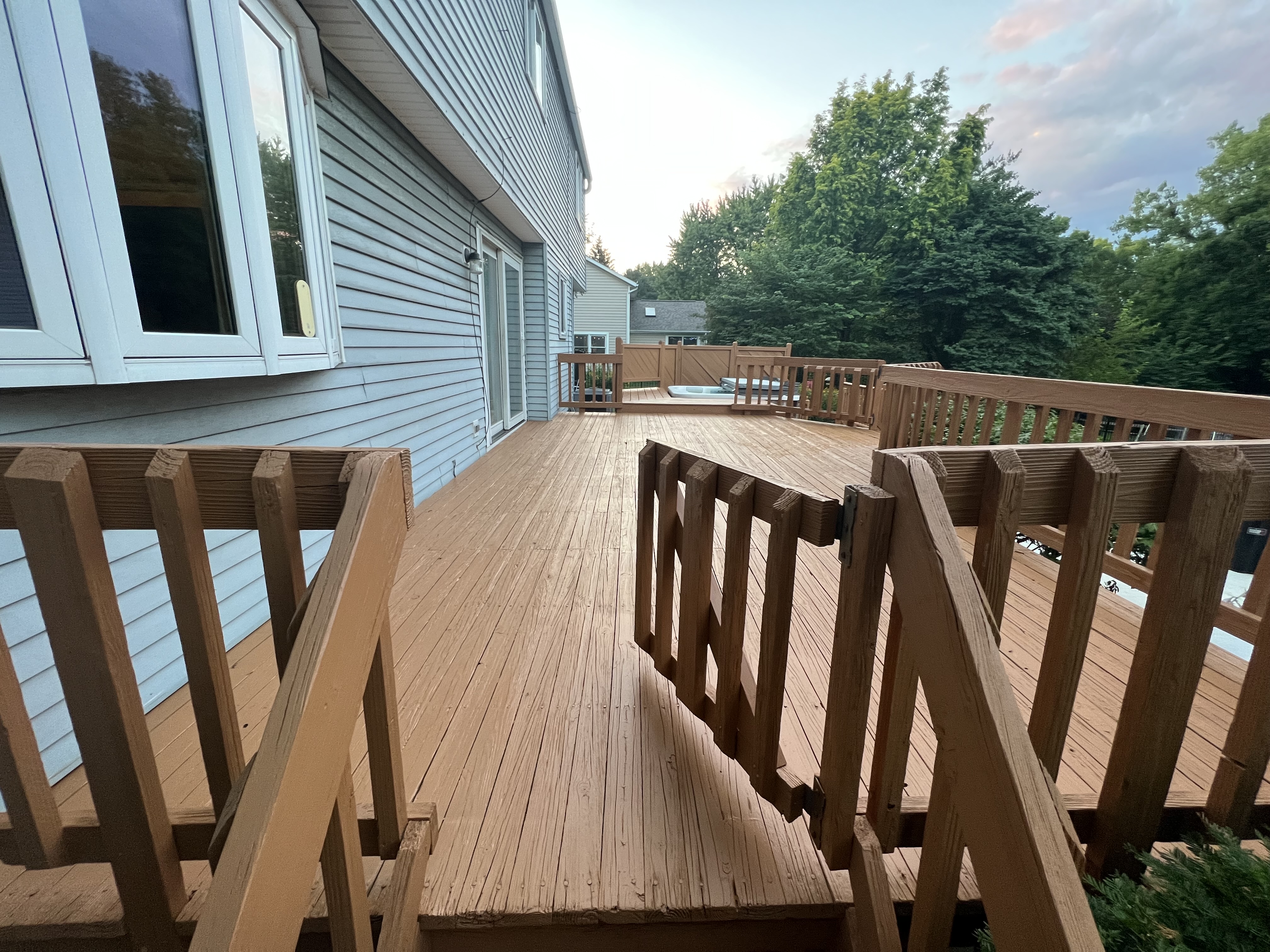Deck Wash and Stain In Beavercreek, OH